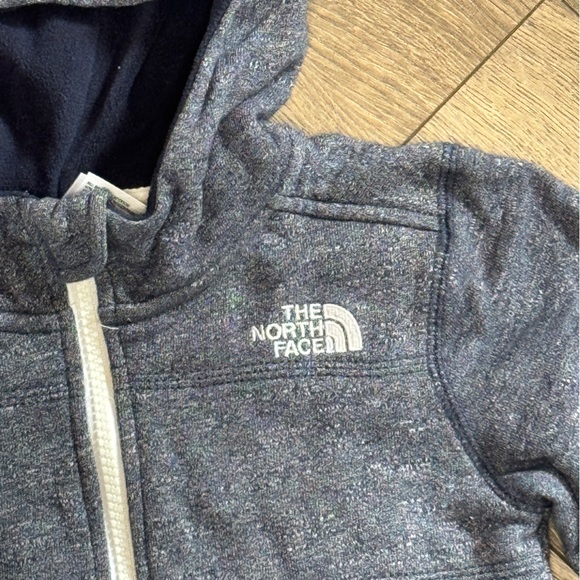 The North Face Hooded Lined Sweatshirt - 4T - Picture 4 of 5